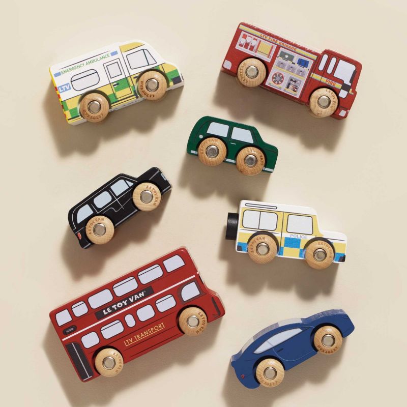 Lot de 7 voitures londoniennes en bois FSC Le Toy Van Ambiance 6