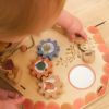 Tableau d'activités bébé en bois Egmont Toys Ambiance 5