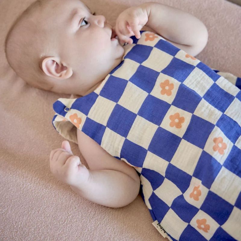 Gigoteuse été Comme un bonbon Romy (6-24 mois) damier bleu BEBEL Ambiance 2