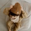 Bonnet en laine Caramel (1-3 ans) Atelier Wagram Ambiance 3