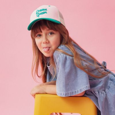 Casquette enfant trucker Drama Queen rose et vert (3-6 ans)