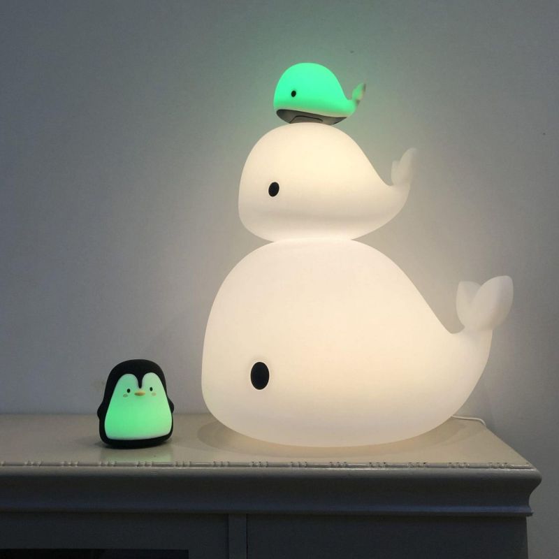 Lampe LED de sol Christian la baleine (30 cm) Filibabba Ambiance 3