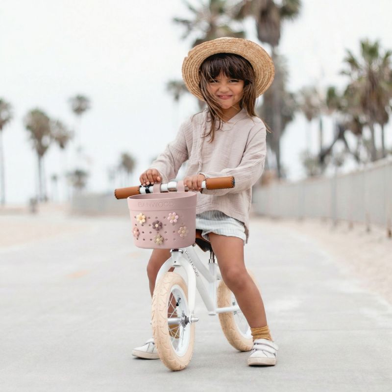 Panier de vélo à personnaliser Pin et Ride Rose poudré Banwood Ambiance 1