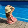 Serviette de plage rayée Tangerine personnalisable (70 x 140 cm) L'oiseau bateau Ambiance 2