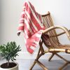 Serviette de plage rayée Tangerine personnalisable (70 x 140 cm) L'oiseau bateau Ambiance 5
