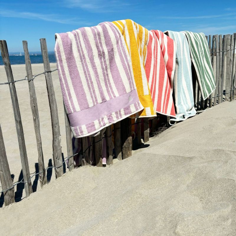 Serviette de plage rayée Tangerine personnalisable (70 x 140 cm) L'oiseau bateau Ambiance 9