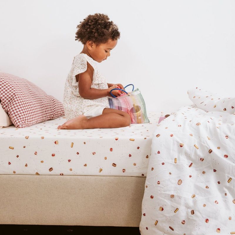 Drap housse en coton bio Gourmandises (60 x 120 cm) Kadolis Ambiance 4