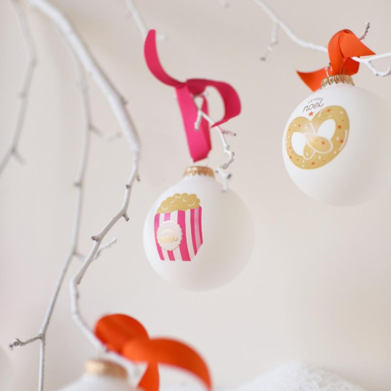 Boule de Noël Popcorn Noël Gourmand (personnalisable) Baubels Ambiance 6