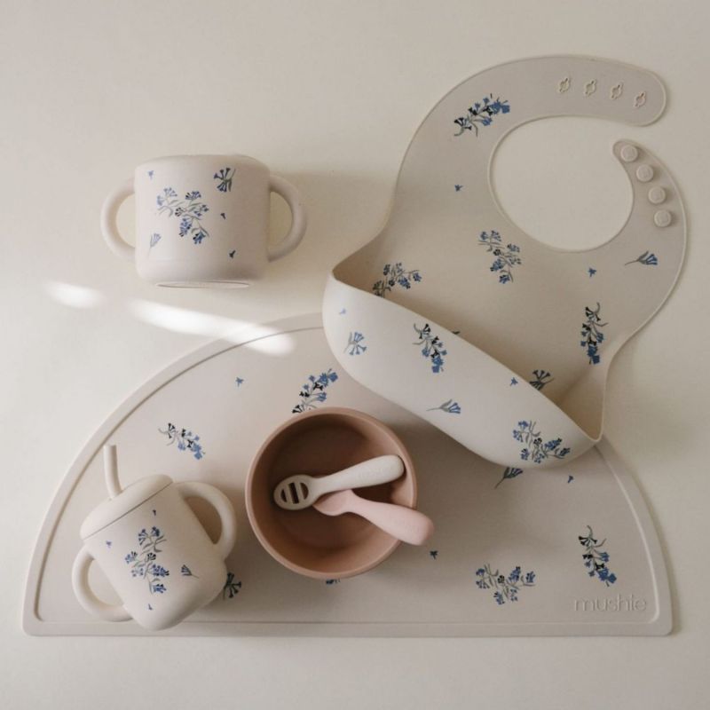 Tasse à paille Lilac Flowers Mushie Ambiance 4