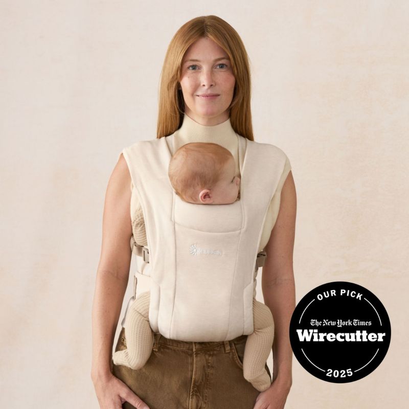 Porte bébé Embrace Knit Cream Ergobaby Ambiance 9