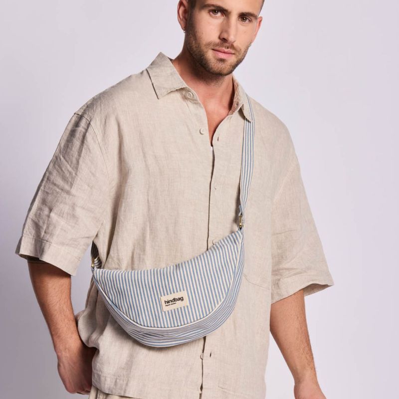 Sac banane Andrea Rayures Fines Bleu Hindbag Ambiance 2