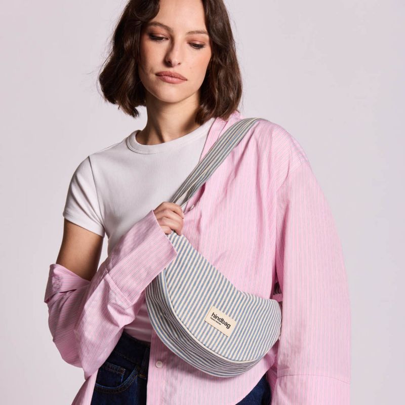 Sac banane Andrea Rayures Fines Bleu Hindbag Ambiance 6
