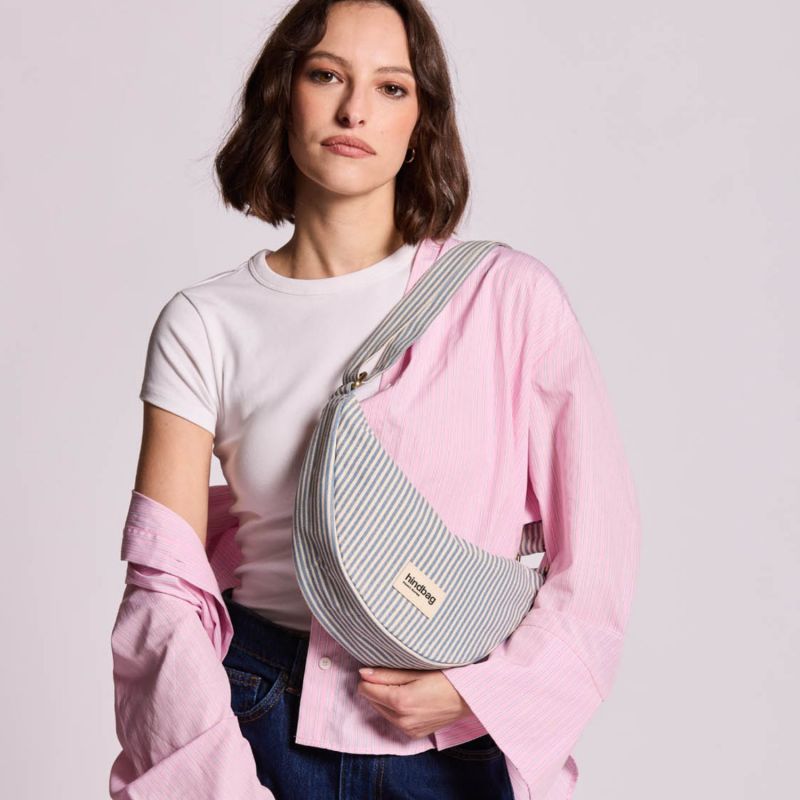 Sac banane Andrea Rayures Fines Bleu Hindbag Ambiance 7