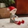 Poupée souple elfe de Noël Jim (35 cm)  par Little Dutch