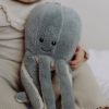 Peluche bruit blanc rechargeable Olly la pieuvre grise FLOW Ambiance 9