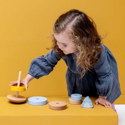 Tour à empiler en bois Mr. Shark