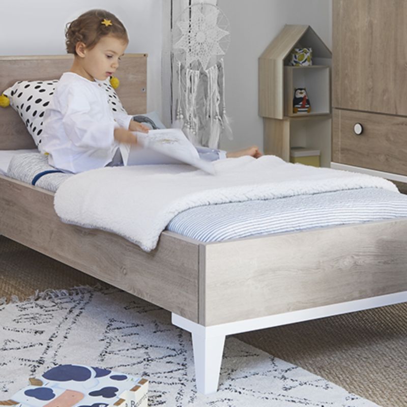 Lit bébé évolutif 70x140 cm avec 2 pans de transformation en chêne Marcel Galipette Ambiance 3