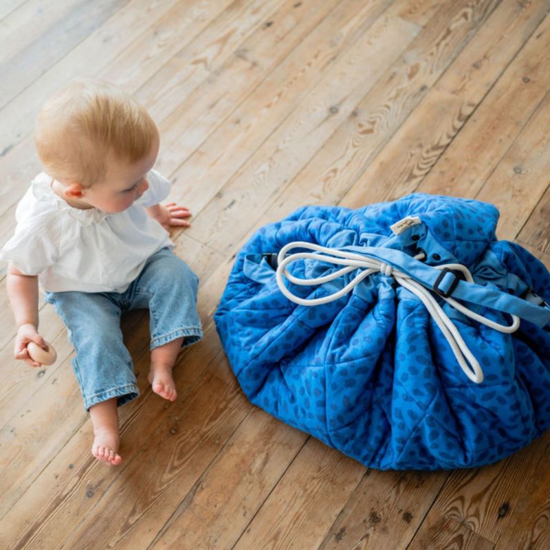 Tapis de jeu 2 en 1 Noomad Organic Soft Puce et Pilou Moulin Roty Play&Go Ambiance 4