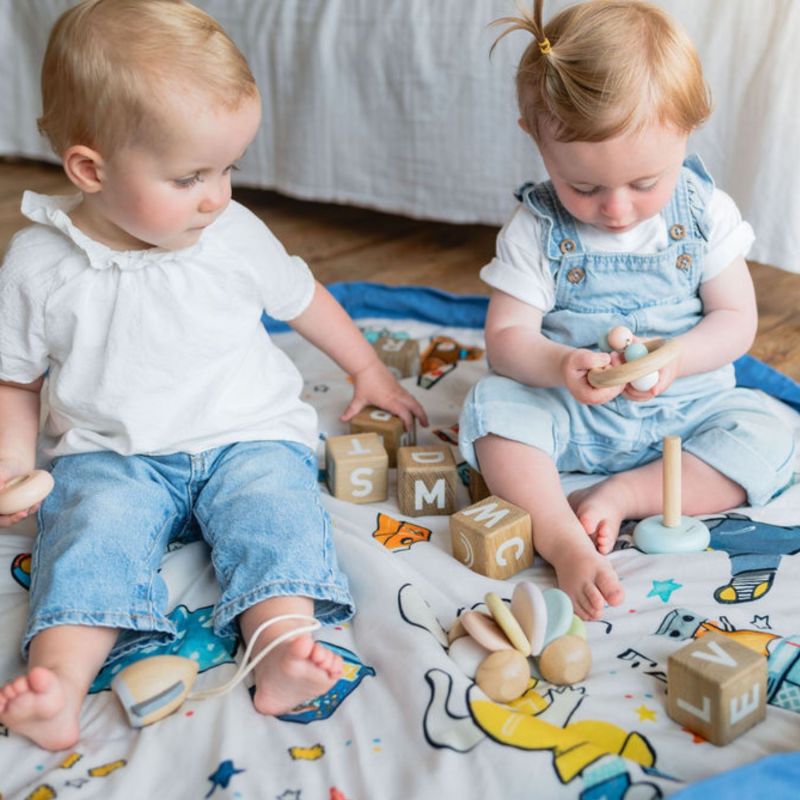 Tapis de jeu 2 en 1 Noomad Organic Soft Puce et Pilou Moulin Roty Play&Go Ambiance 6