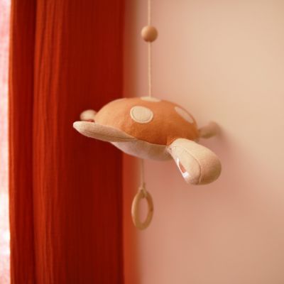 Mobile d'activités sensorielle Marine tortue rose