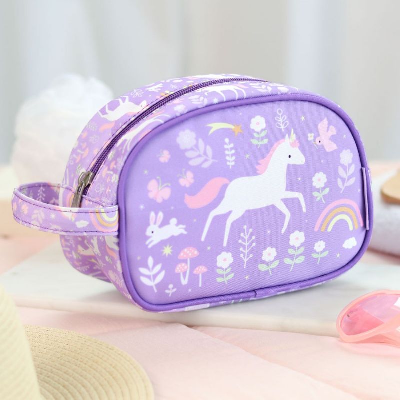 Trousse de toilette Rêves de licorne A Little Lovely Company Ambiance 1