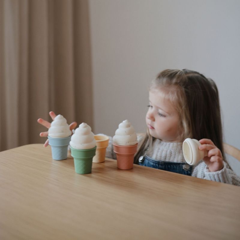 Lot de 4 jouets de bain Ice Cream Mushie Ambiance 4
