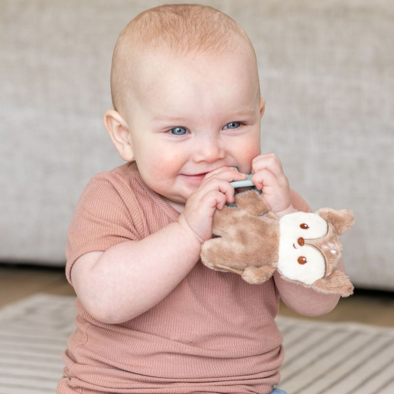 Attache-sucette peluche Snugle & tétine Pacipal Biche Infantino Ambiance 4