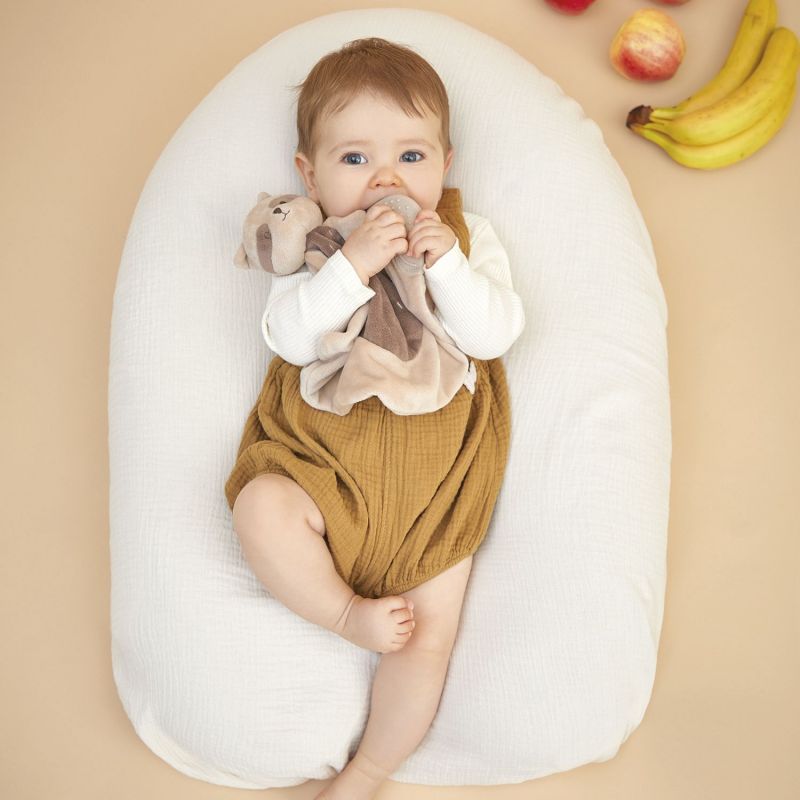 Doudou de dentition Raton Laveur Kaloo Ambiance 2