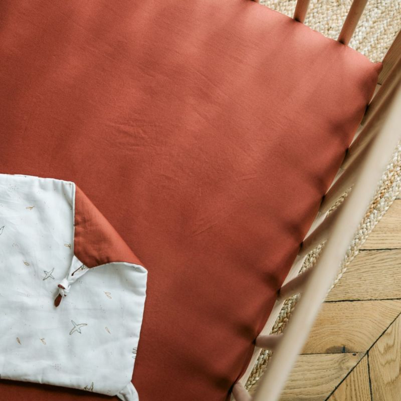 Drap housse pur coton Terracotta (70 x 140 cm) Kadolis Ambiance 2