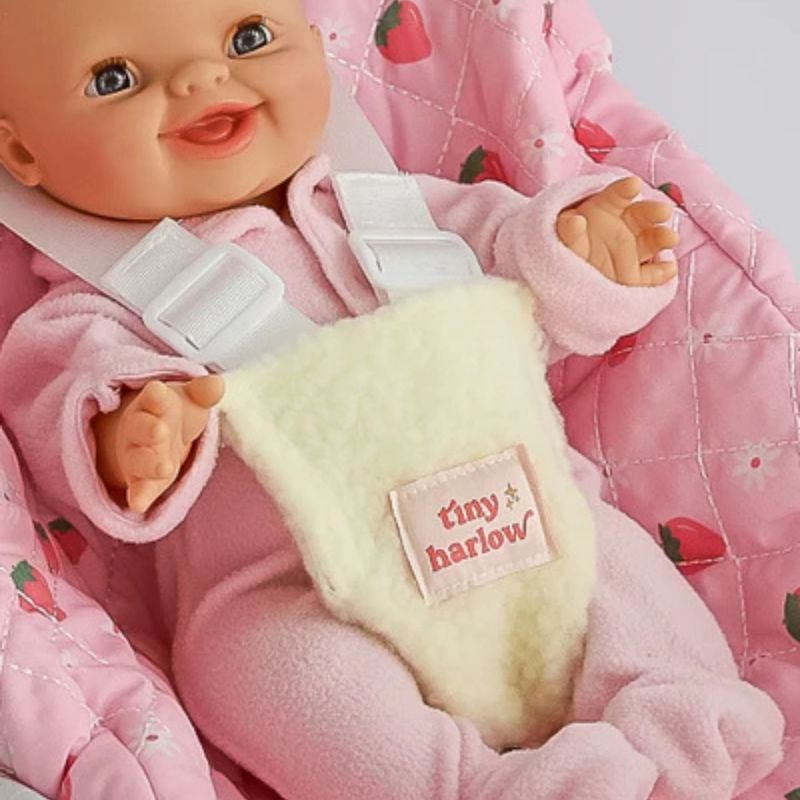 Siège-auto pour poupée Fraise Tiny Harlow Ambiance 3