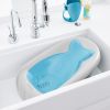 Transat de bain incliné Moby bleu  par Skip Hop