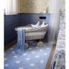 Tapis lavable Etoiles bleu (120 x 160 cm)  par Lorena Canals