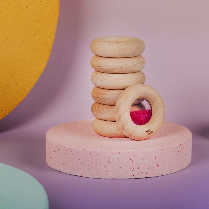 Hochet sensoriel Calm Donut rose Petit Boum Ambiance 6