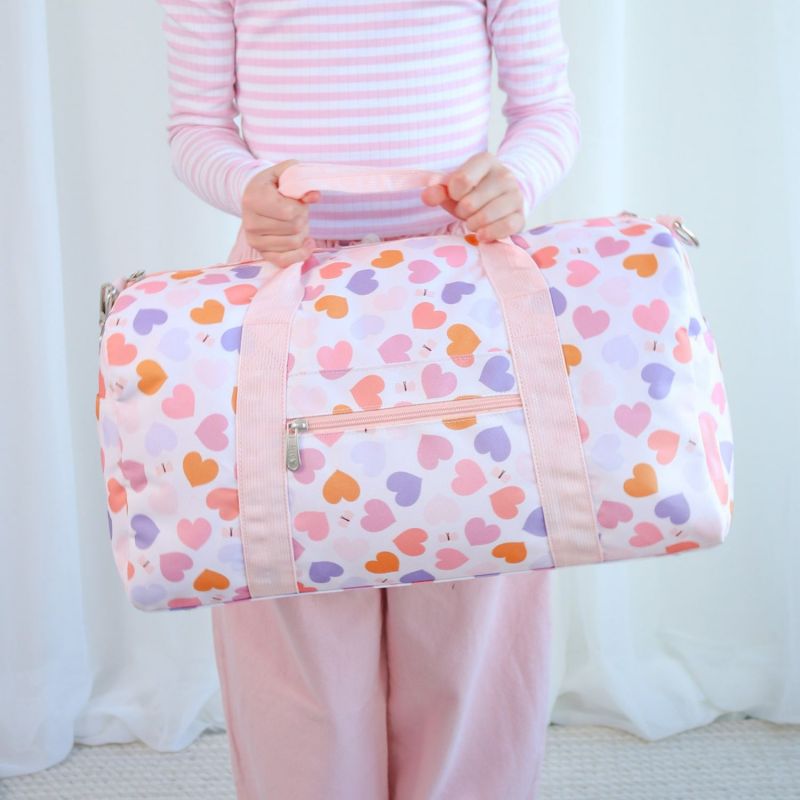 Sac de voyage Cœurs A Little Lovely Company Ambiance 1