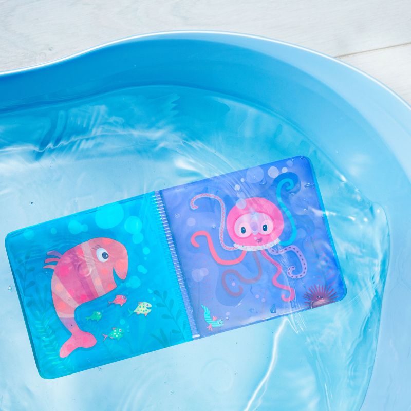 Livre de bain magique Alice splash Lilliputiens Ambiance 2