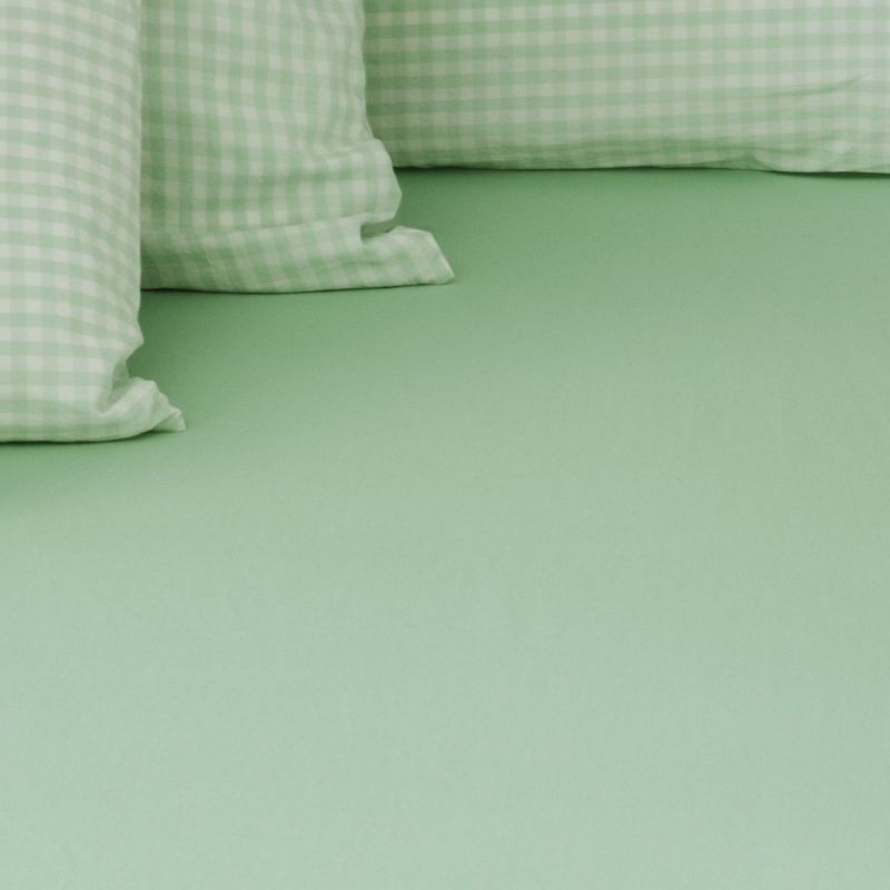 Drap housse pur coton bio Vert Aqua (60 x 120 cm) Kadolis Ambiance 4