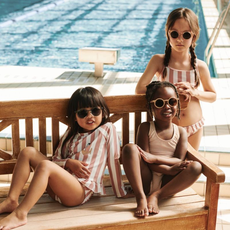 Lunettes de soleil Darla Mustard transparent (4-10 ans) Liewood Ambiance 5