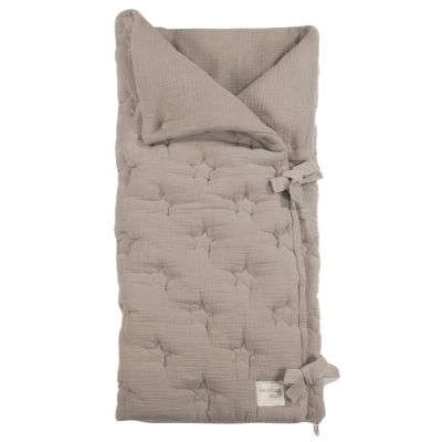 Nid d'ange et couverture Caetana Sand  par Walking Mum