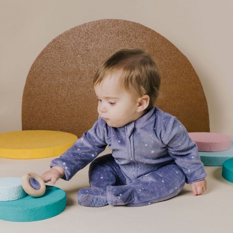Hochet sensoriel Sensory Donut Reflect Petit Boum Ambiance 5