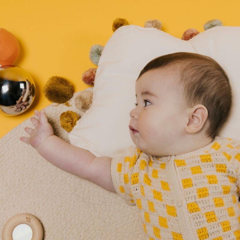 Hochet sensoriel Sensory Donut Reflect Petit Boum Produit ouvert 6