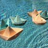 Jouet de bain bateau origami latex d'hévéa nude  par Oli & Carol