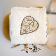 Cube d'activités daim et tilleul Promenons-nous