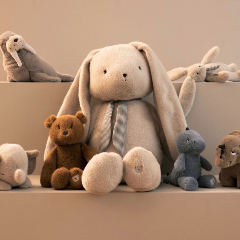 Peluche Berto Baby Elephant Mist (30 cm) Liewood Ambiance 2