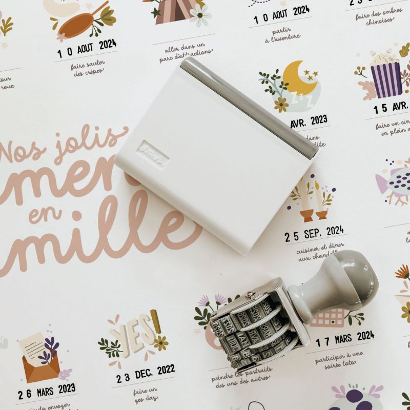 Affiche Nos jolis moments en famille (40x50 cm) Les Petites Dates Ambiance 4