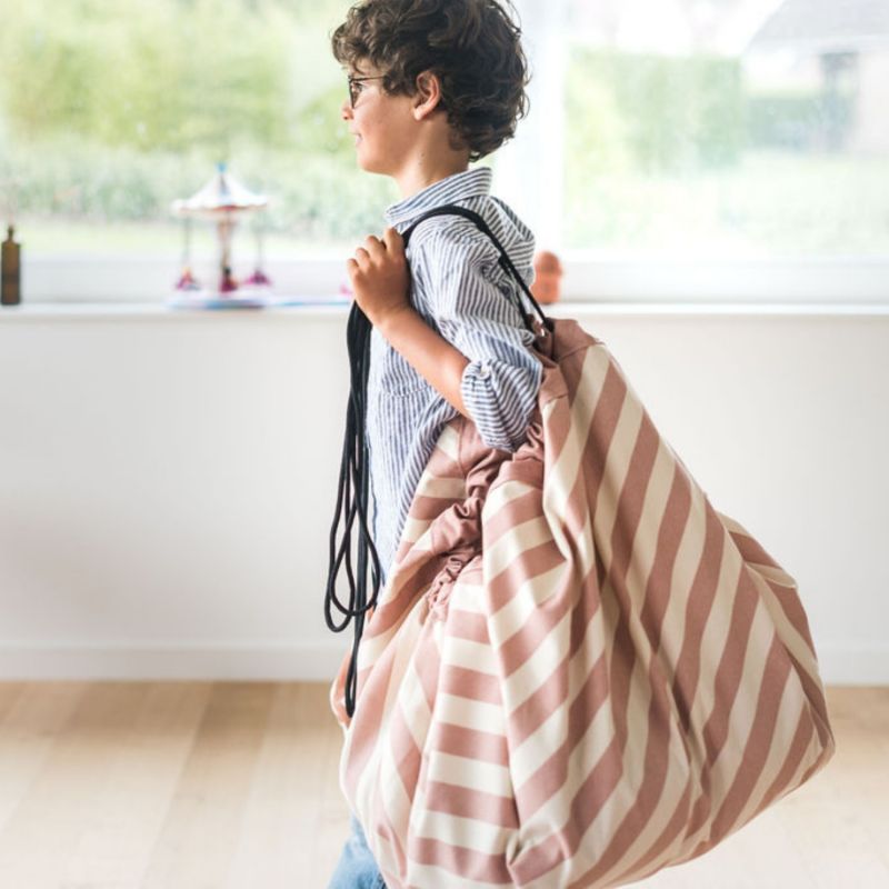 Sac à jouets 2 en 1 Noomad Original Stripes Pink Play&Go Ambiance 2