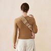 Porte bébé enfant Upsie Camel Ergobaby Ambiance 7