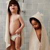 Cape de bain Albert Polar Bear Sandy (70 x 70 cm) Liewood Ambiance 2