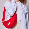 Sac banane Andrea Coeur Carmin Hindbag Ambiance 7