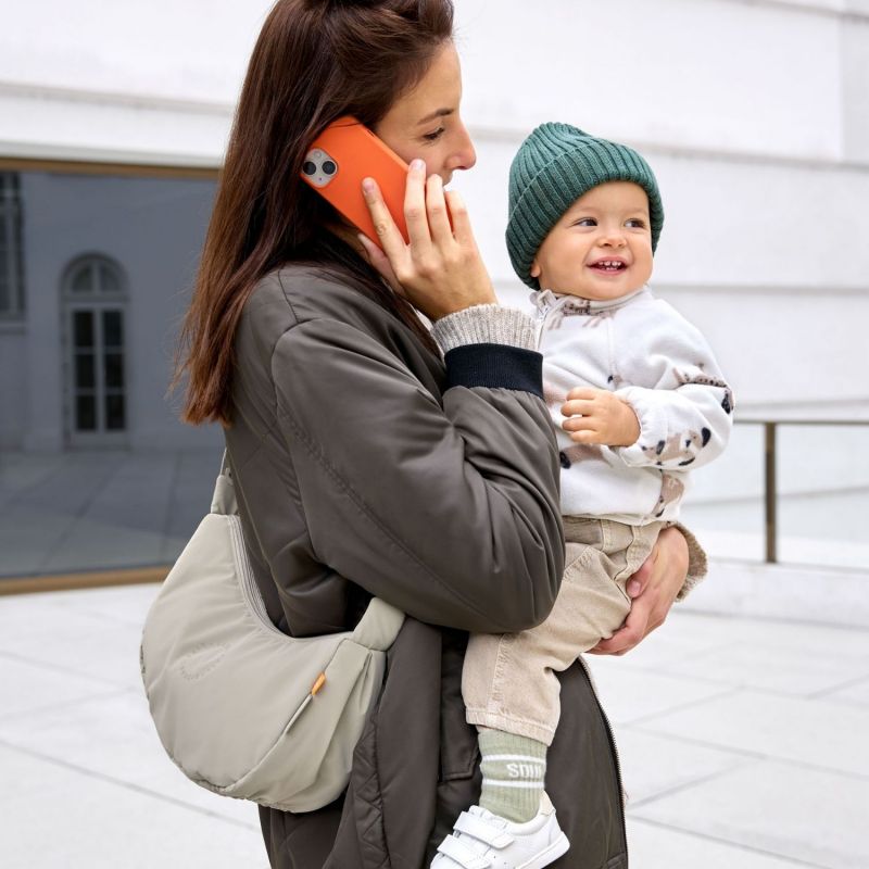 Sac banane à langer Stretch Up et organiseur poussette beige Lässig Ambiance 2