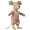 Petite soeur souris dans une boîte d'allumettes Maileg Produit 3